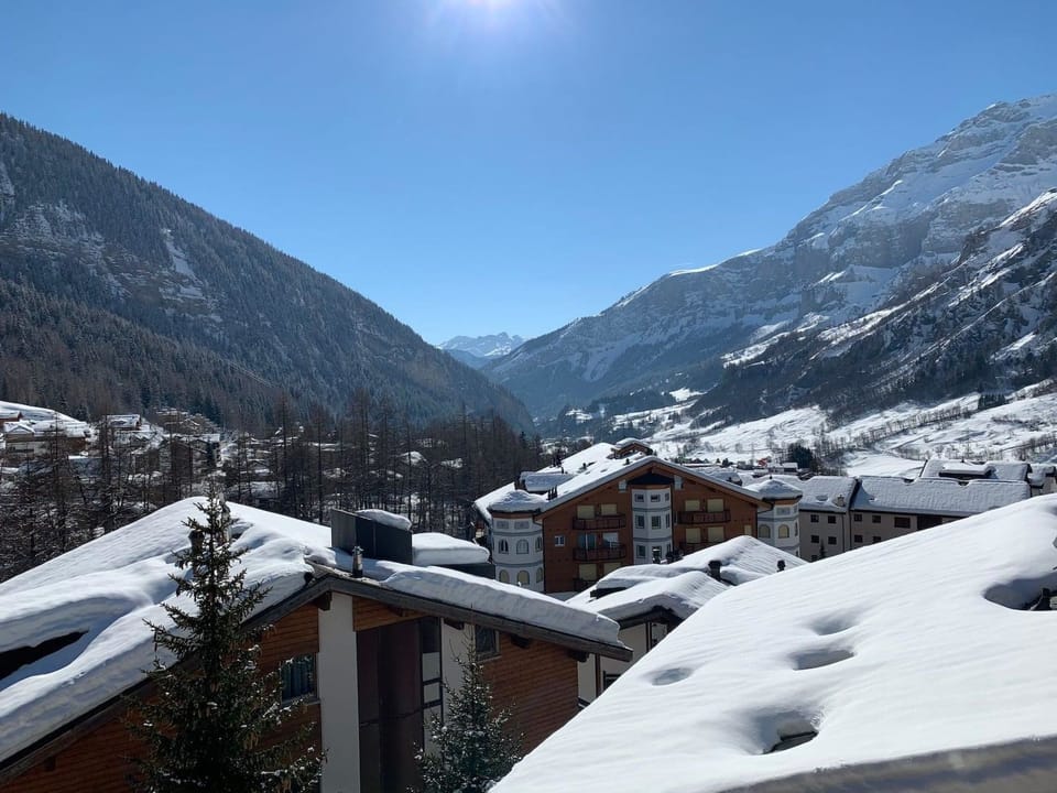 Schwarzhorn 5 # 3-bed apartment, Dusche, WC 3-Bettwohnung, Dusche, WC Apartment in Canton of Valais