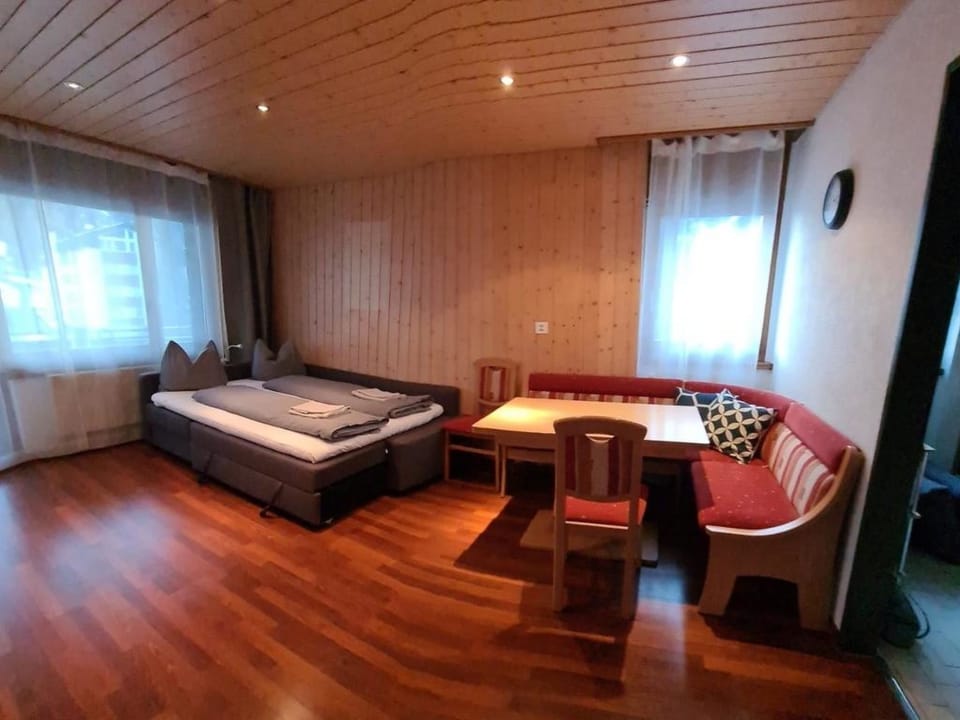 Arca 2 # 5-bed apartment, Bad, WC 5-bed apartment, Bad, WC Apartment in Canton of Valais