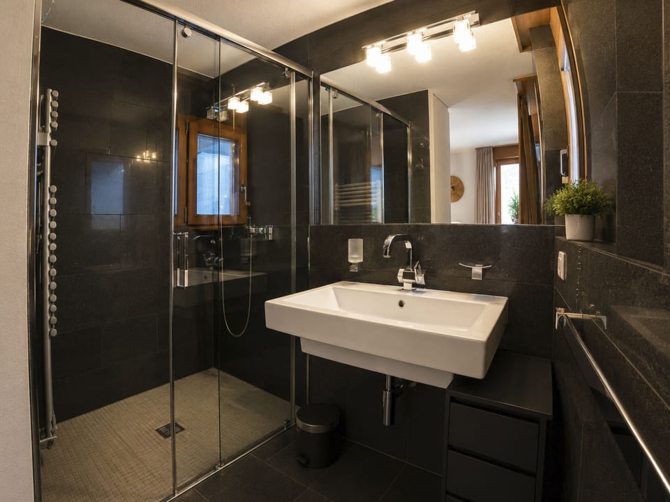 Residenz Christina Leukerbad # 5-bed apartment, Dusche, WC Apartment in Canton of Valais