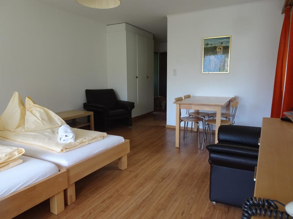 Leuca 31 # 2-bed apartment, Dusche, WC 2-Bettwohnung, Dusche, WC Apartment in Canton of Valais
