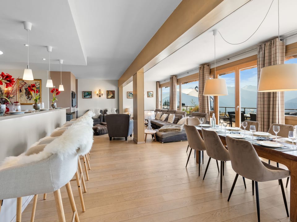 Kitchen / Dining Room