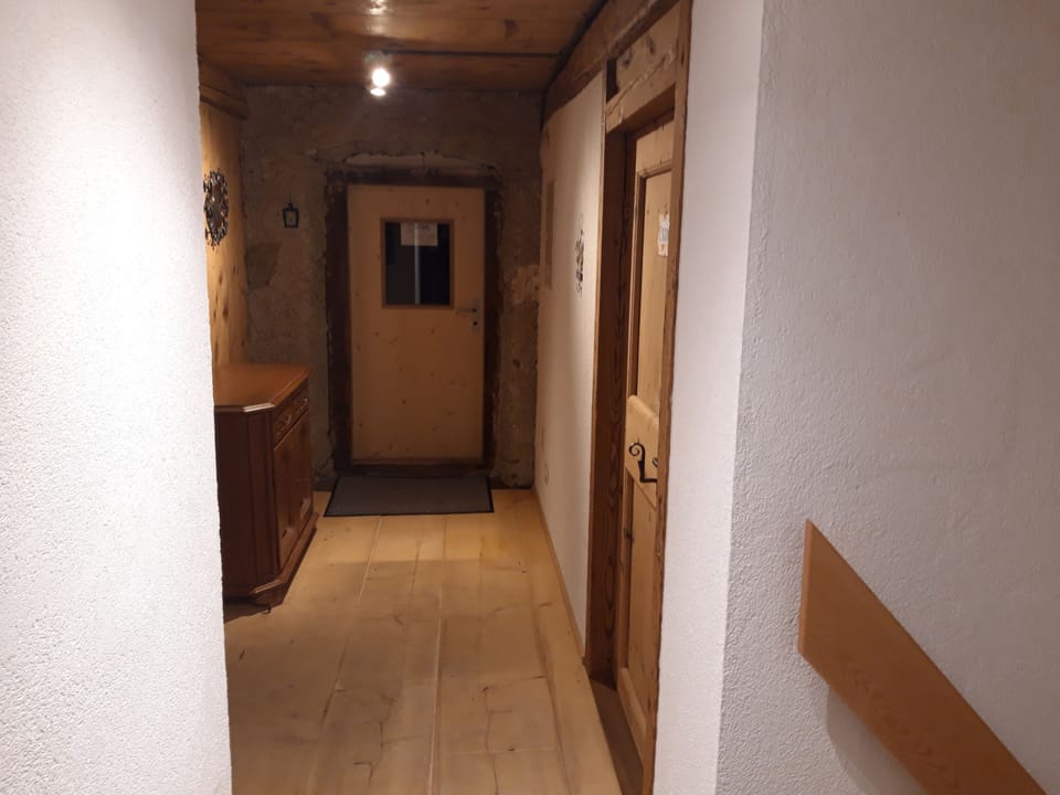 Ferienwohnungen im Schloss, (Nufenen). Apartment in Canton of Grisons