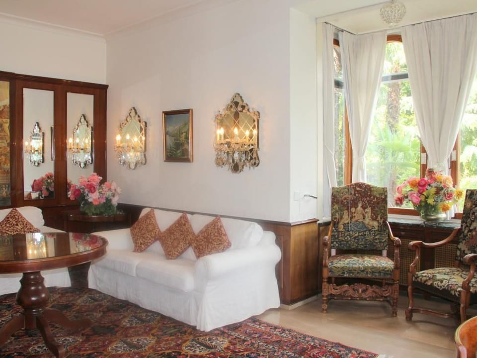 Bel Etage Apartment in Lugano