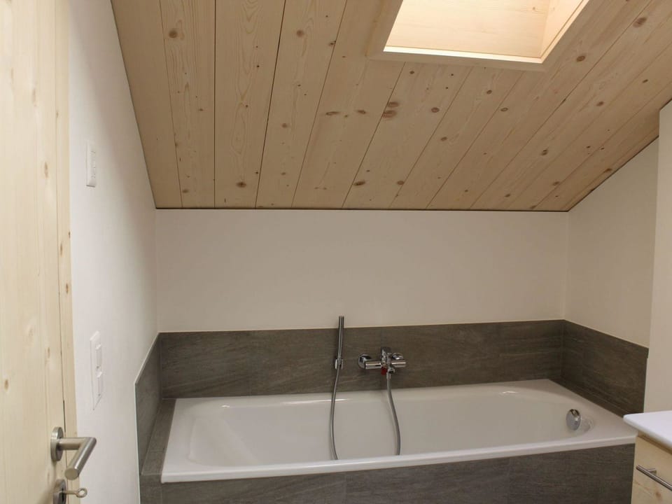 Appartement/Fewo, Dusche und Bad, 8-Bettwohnung Apartment in Arosa
