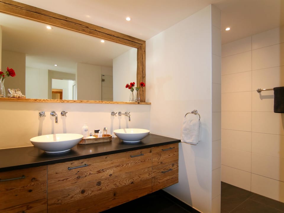 Appartement/Fewo, Bad, WC, 6-Bettwohnung Apartment in Arosa
