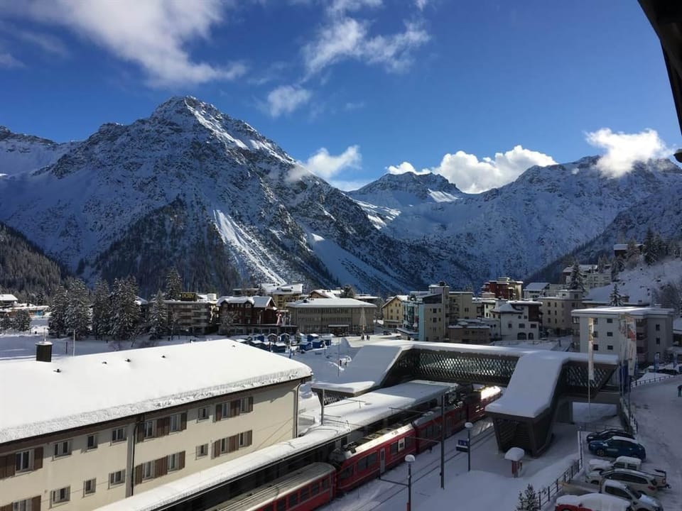 Sunnybank / 4. St. 5-Bettwohnung Apartment in Arosa