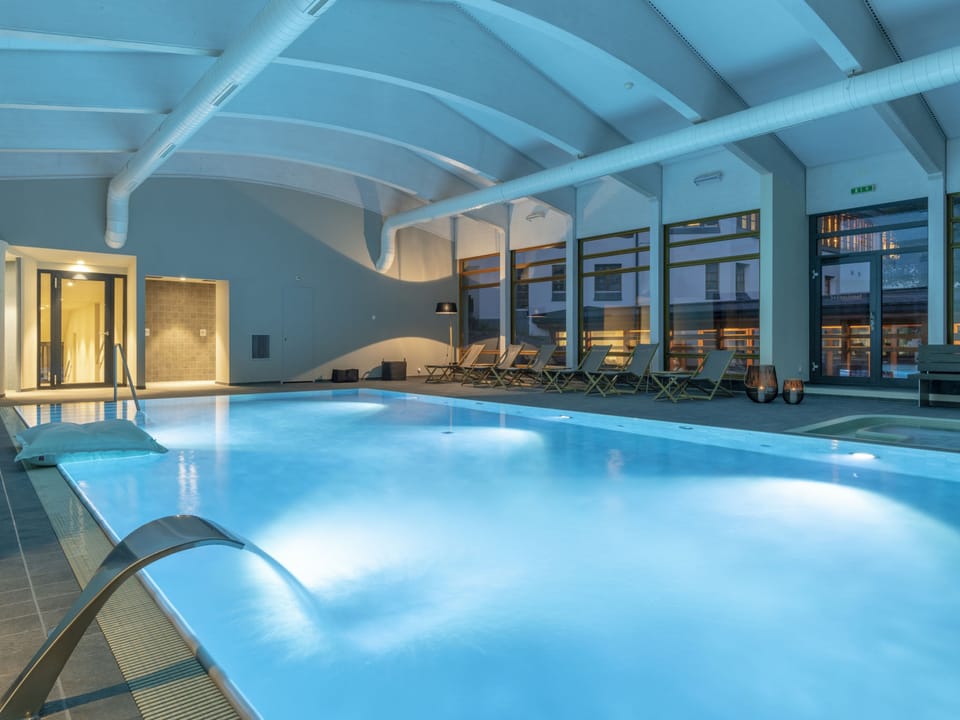 Pool Indoor