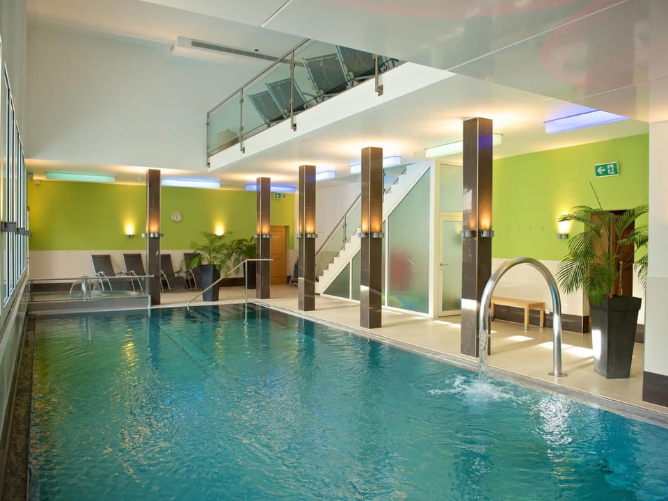 Pool Indoor