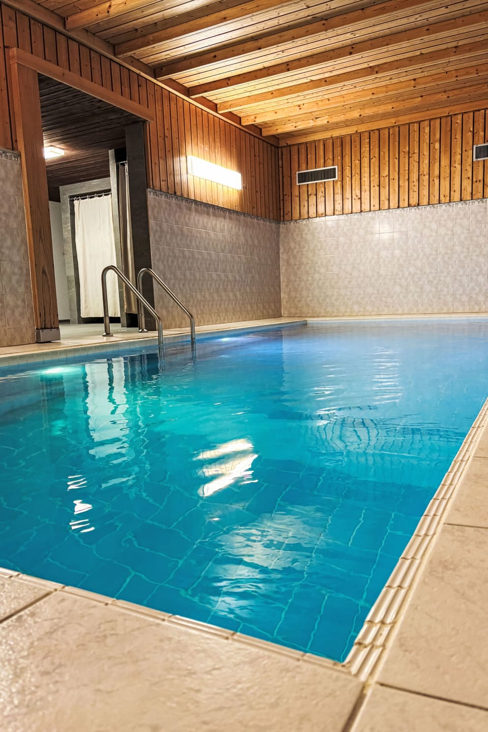 Pool Indoor