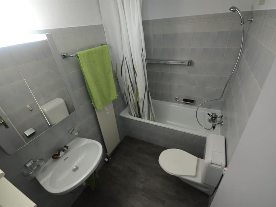 Touring 308 Appartement/Fewo, Dusche oder Bad, WC 2-Zimmerwohnung Apartment in Davos