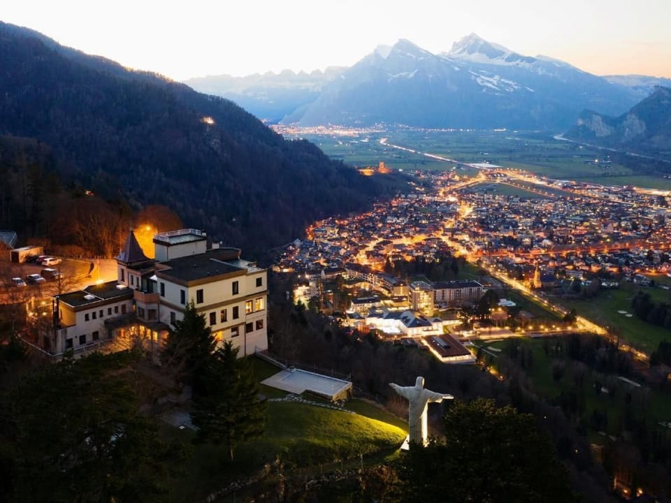 Ganzes Schloss Hotel Wartenstein inkl. Restaurant Vacation rental in St. Gallen, Switzerland