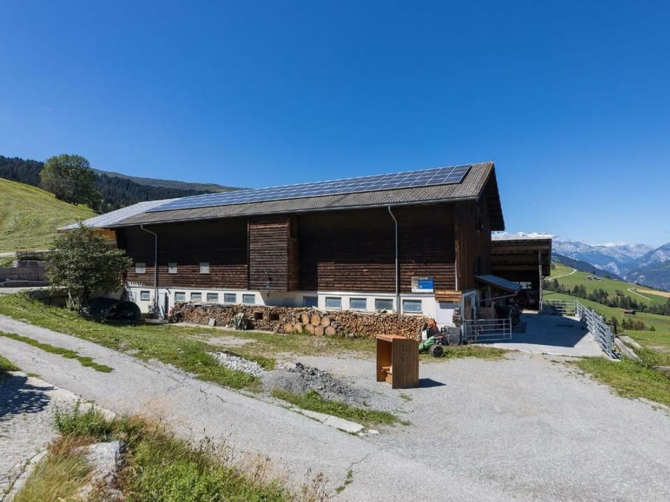 Hof Quadra Farm Stay in Canton of Grisons