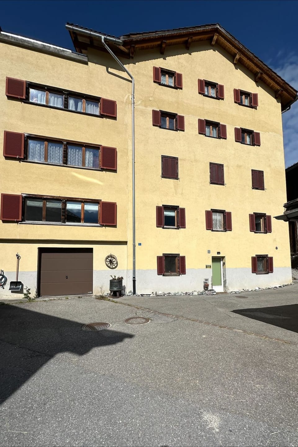 Jonnys Paradisli Appartement/Fewo, Dusche und Bad, WC, 1 Schlafraum Apartment in Canton of Grisons