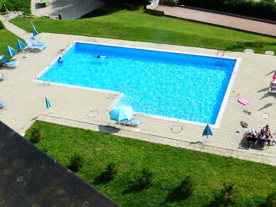 Penthouse Tgesa Tgampi T33 Appartement/Fewo, Bad, WC, 2 Schlafräume Apartment in Canton of Grisons