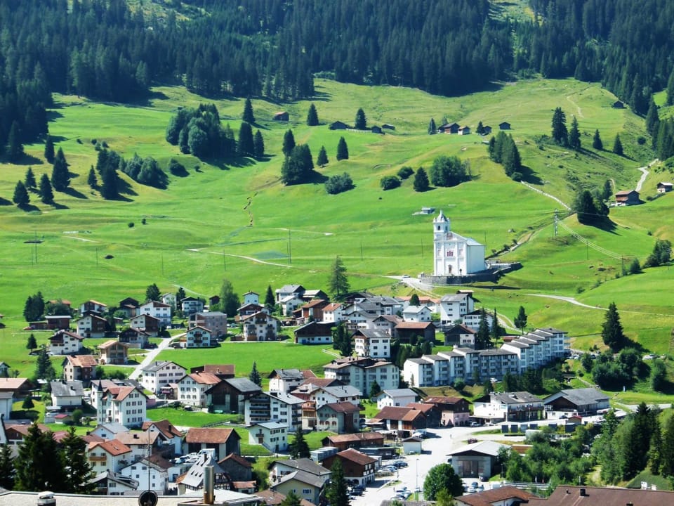 Penthouse Tgesa Tgampi T33 Appartement/Fewo, Bad, WC, 2 Schlafräume Apartment in Canton of Grisons