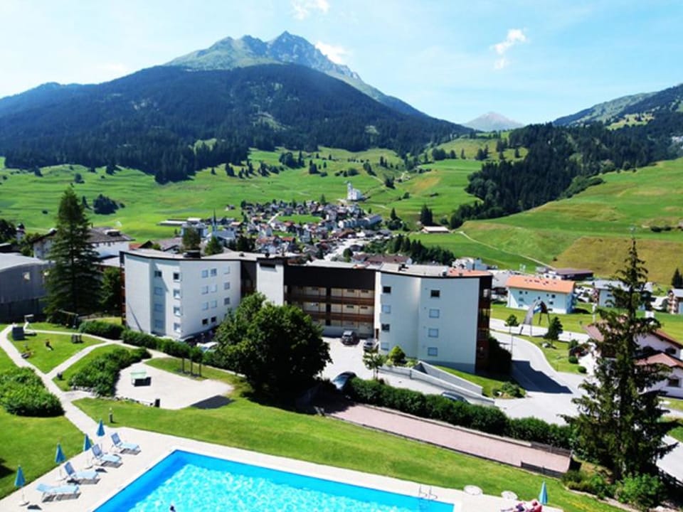 Penthouse Tgesa Tgampi T33 Appartement/Fewo, Bad, WC, 2 Schlafräume Apartment in Canton of Grisons