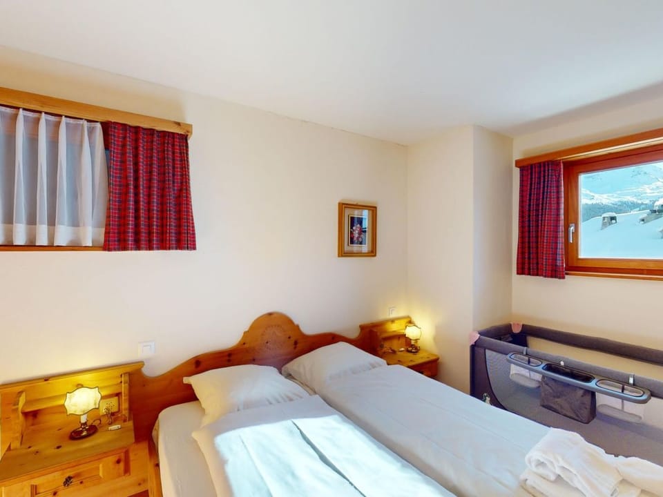 Apartment Ambretta OG - Geräumige Wohnung in Champfèr Apartment in Saint Moritz