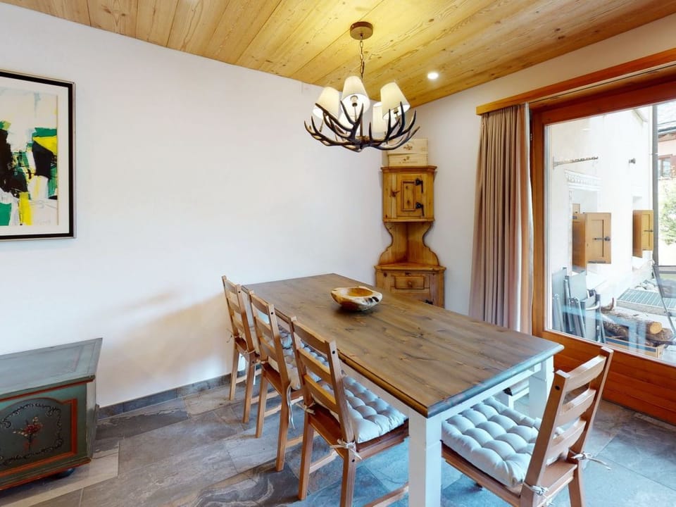 Apartment Abretta EG - Ruhige Wohnung in Champfèr Apartment in Saint Moritz