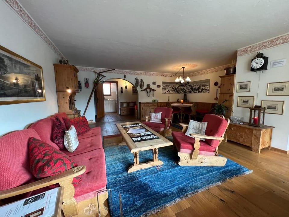 CHesa Burdun Apartment in Samedan