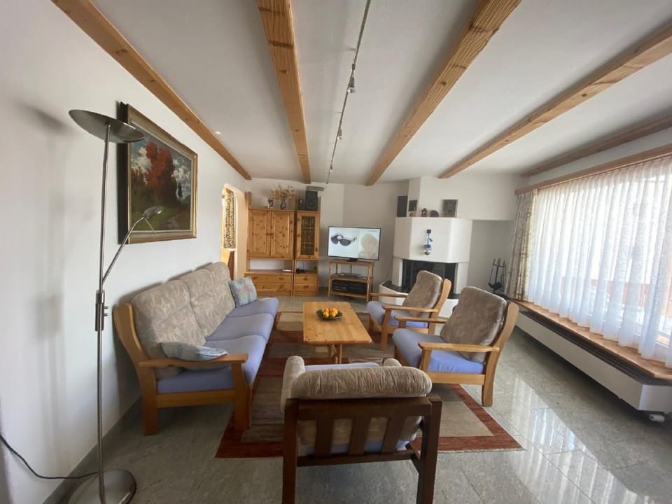 Chesa Delfin Apartment in Samedan