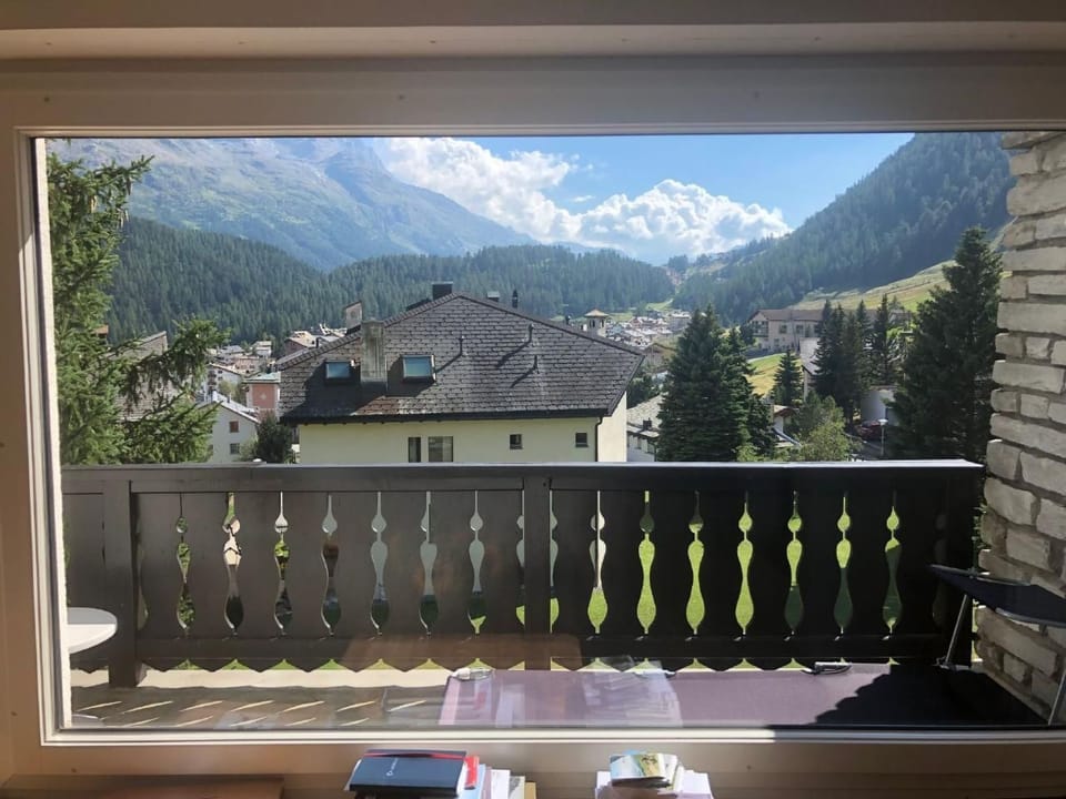 Carina 5 Apartment in Samedan