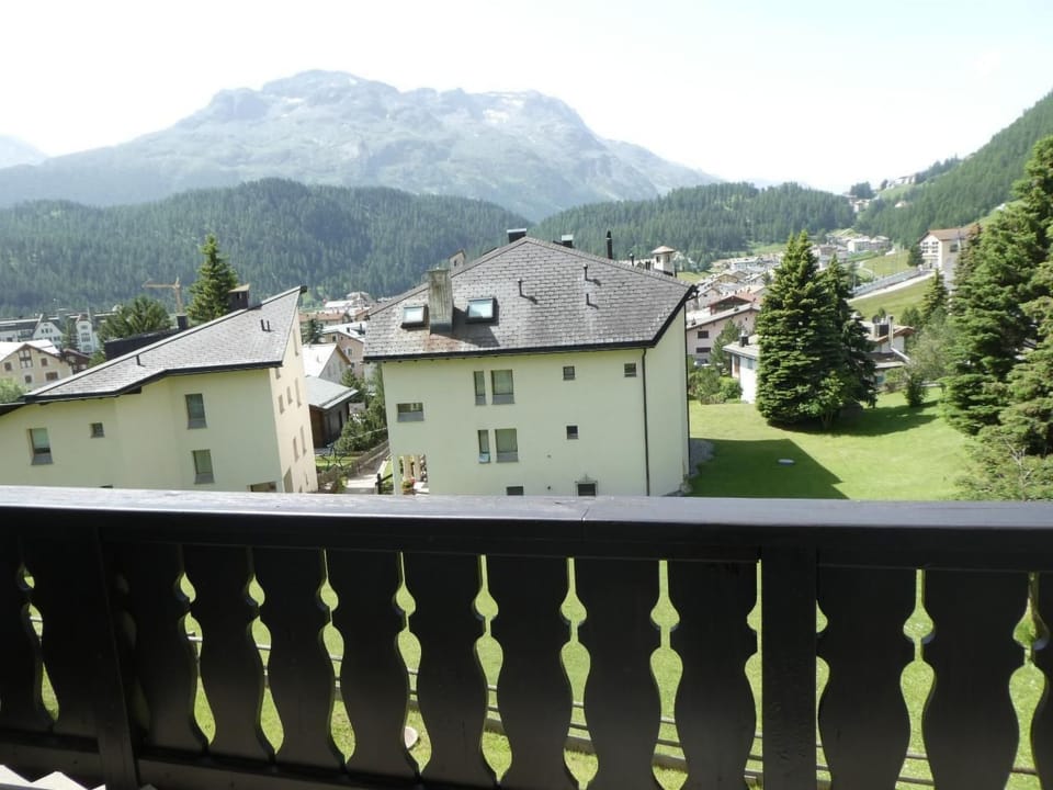 Carina 4 Apartment in Samedan