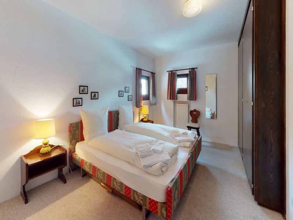 Apartment Gianda Verda C24 - Gemütliche 3-Zimmerwohnung mit Kamin Apartment in Saint Moritz