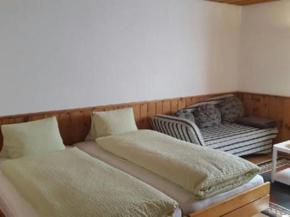 Studio Chesa Marias Apartment in Samedan