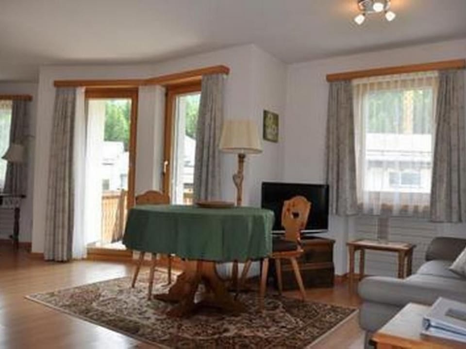 Chesa Sunasain V7 Apartment in Samedan