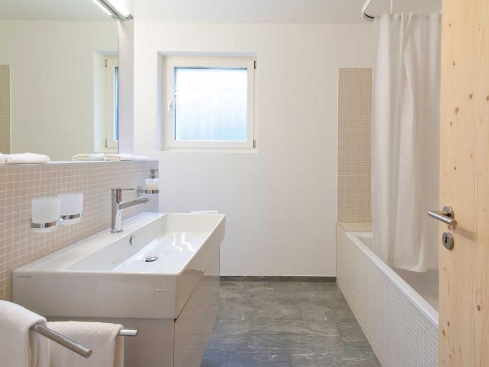 Chesa Flur Sulagl 1 Apartment in Samedan