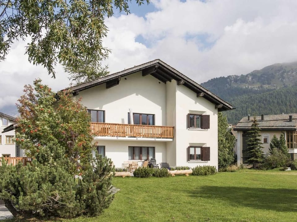Chesa Flur Sulagl 2 Apartment in Samedan