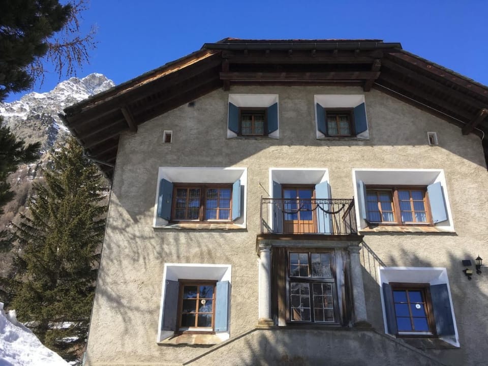 Chesa Clos Apartment in Canton of Grisons