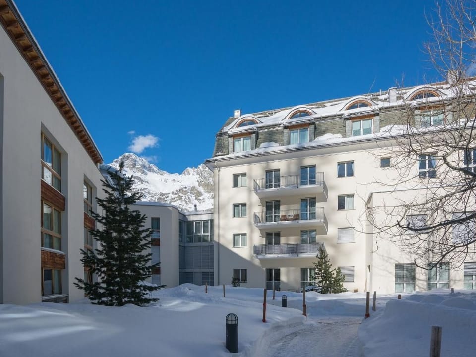 Residenz Alpenrose26 Apartment in Samedan