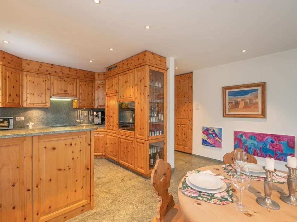 Residenz Alpenrose34 Apartment in Samedan