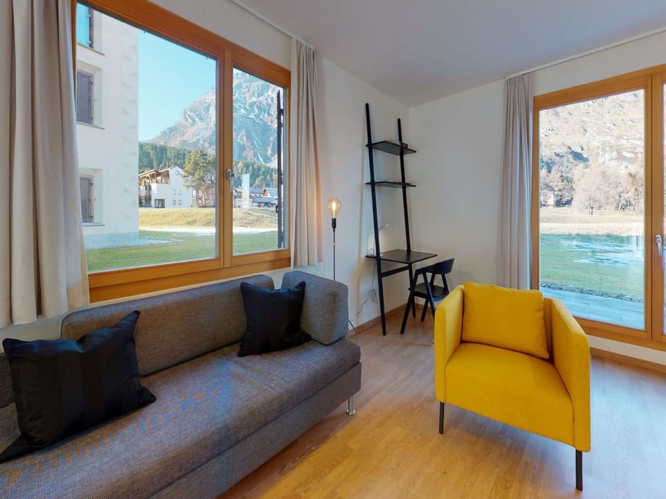 Apartment Blaunca - Lichtdurchflutete Wohnung mit Terrassen in Maloja Apartment in Canton of Grisons