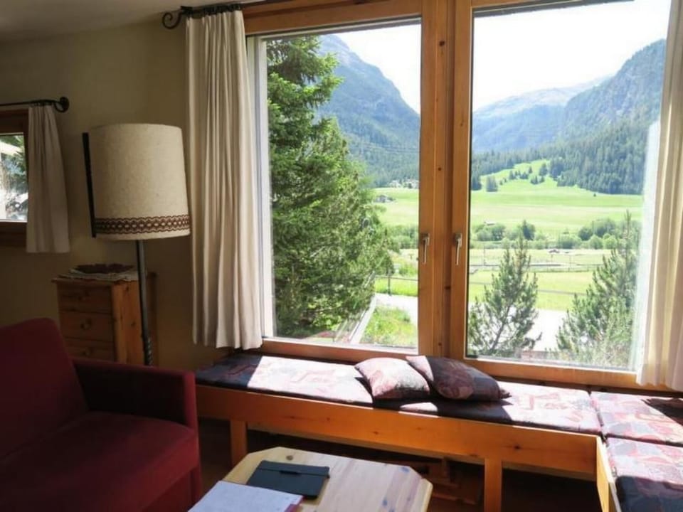 Chesa Nuschpigna Arn Apartment in Canton of Grisons