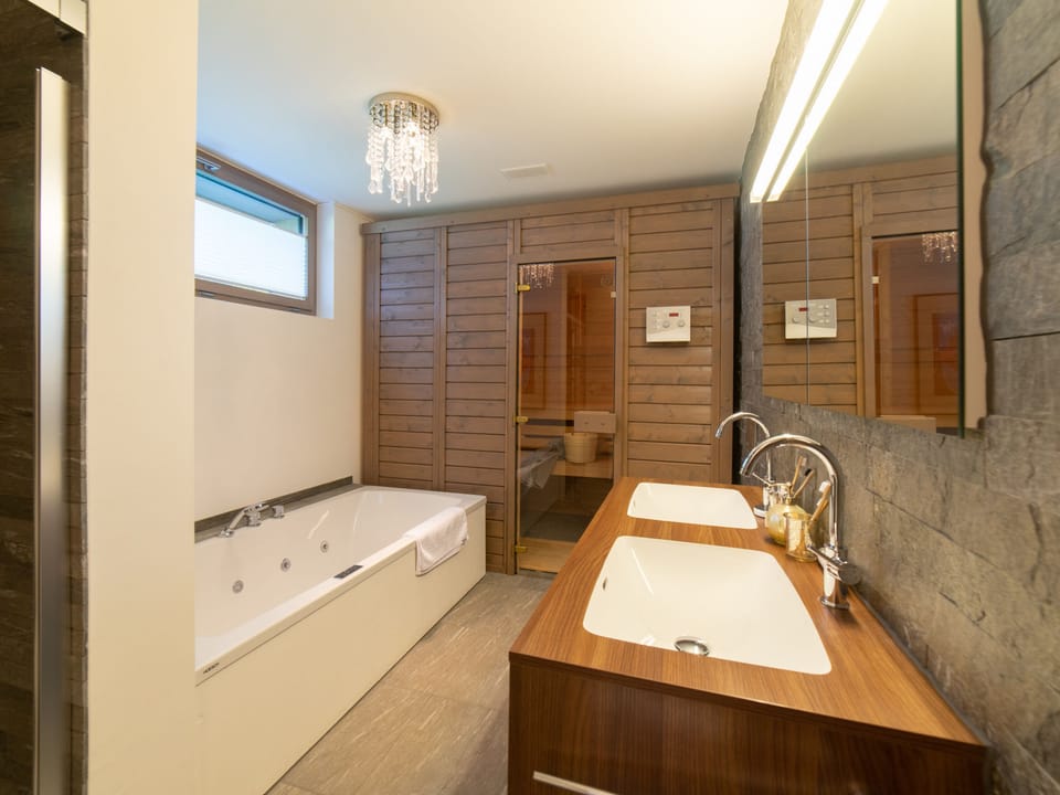 Bathroom / Wellness