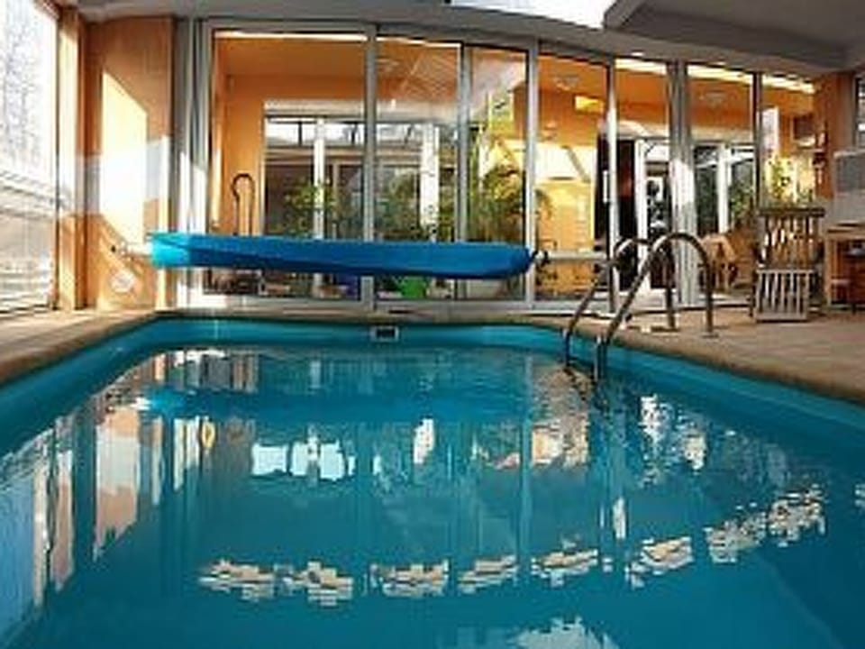 Pool Indoor