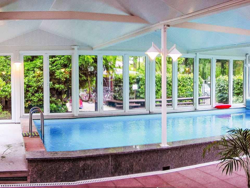 Pool Indoor