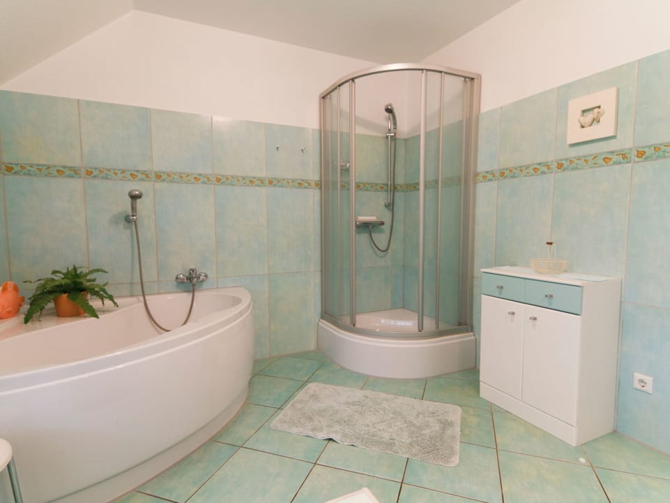 BUT 79 - Reetdach-Ferienhaus am Deich Vacation rental in Butjadingen