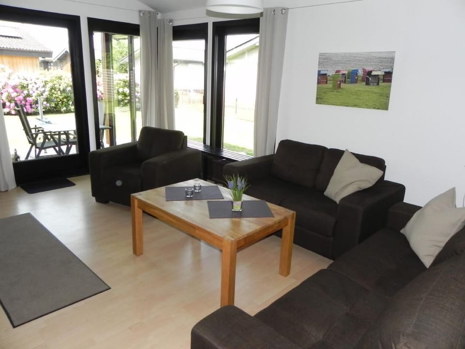 Freistehendes Ferienhaus in 2.Reihe am See Vacation rental in Butjadingen