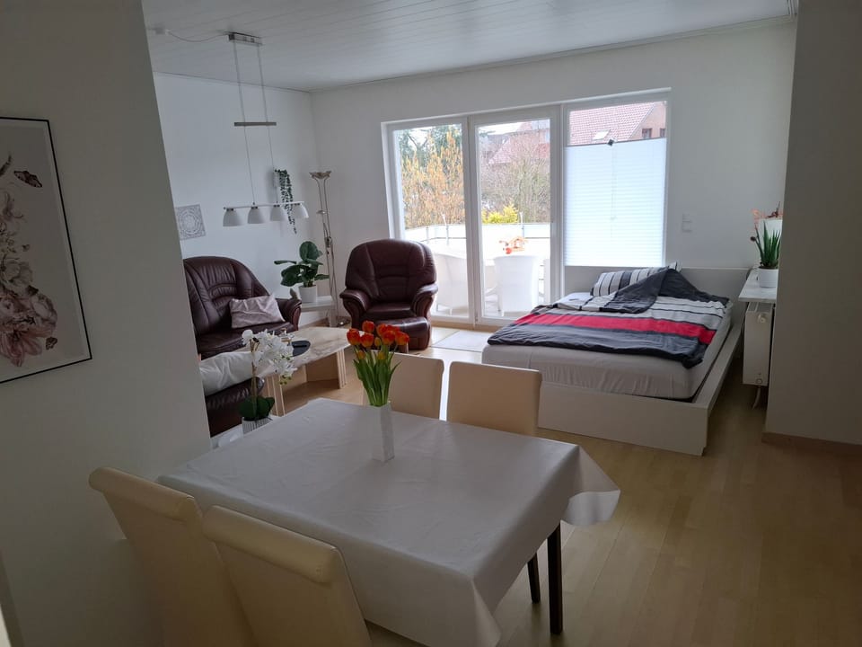 Private Ferienwohnung in Nordenham, großer Balkon Apartment in Schleswig-Holstein