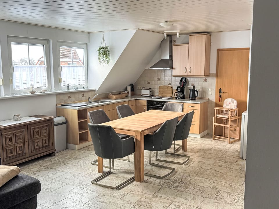 Kitchen / Dining Room
