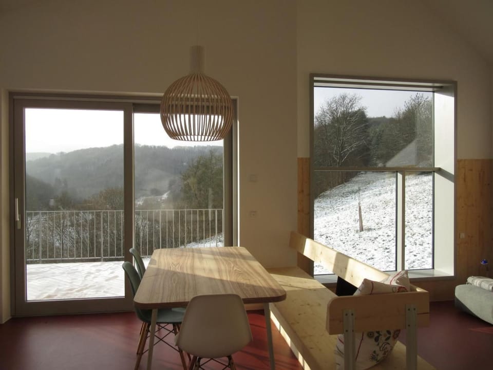Moderner Holzhausneubau in der Eifel Vacation rental in Vulkaneifel