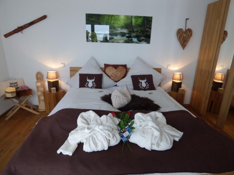 mit Blick auf das Wasser Apartment in Tyrol