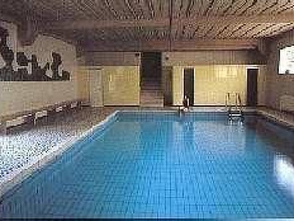 Pool Indoor