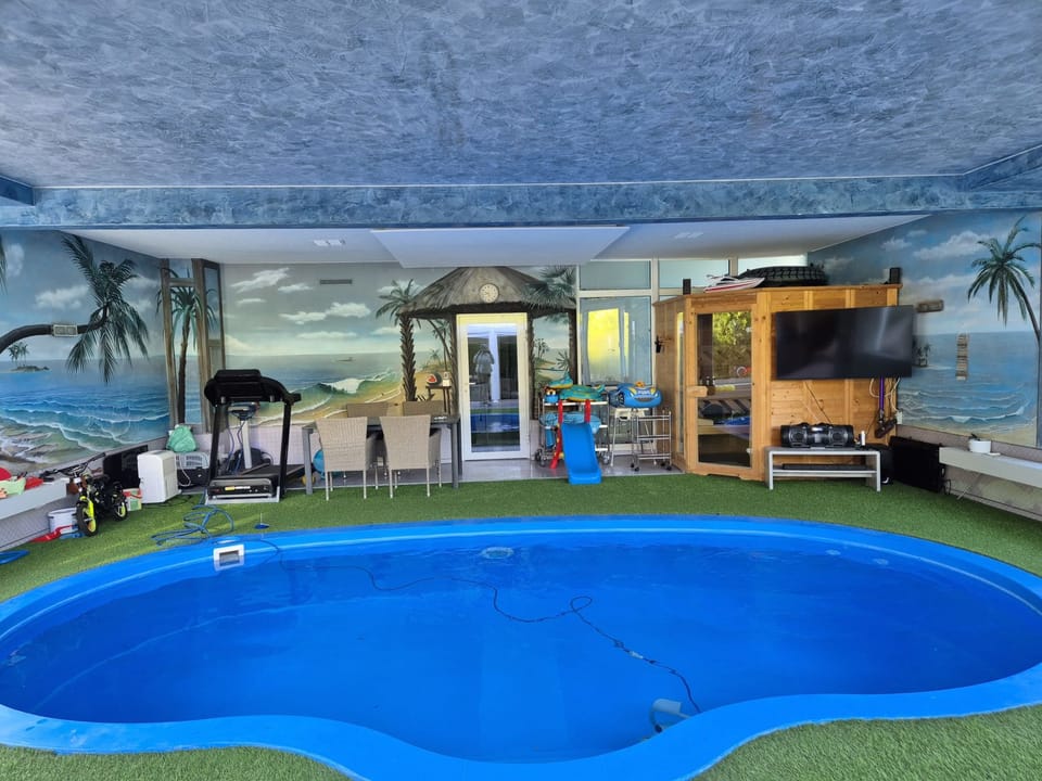 Pool Indoor