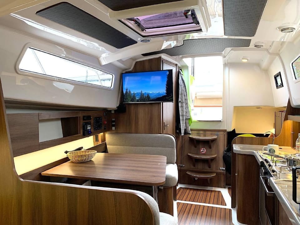 Yacht Overtime im Hafen der Marina Braunsbedra Apartment in Thuringia, Germany