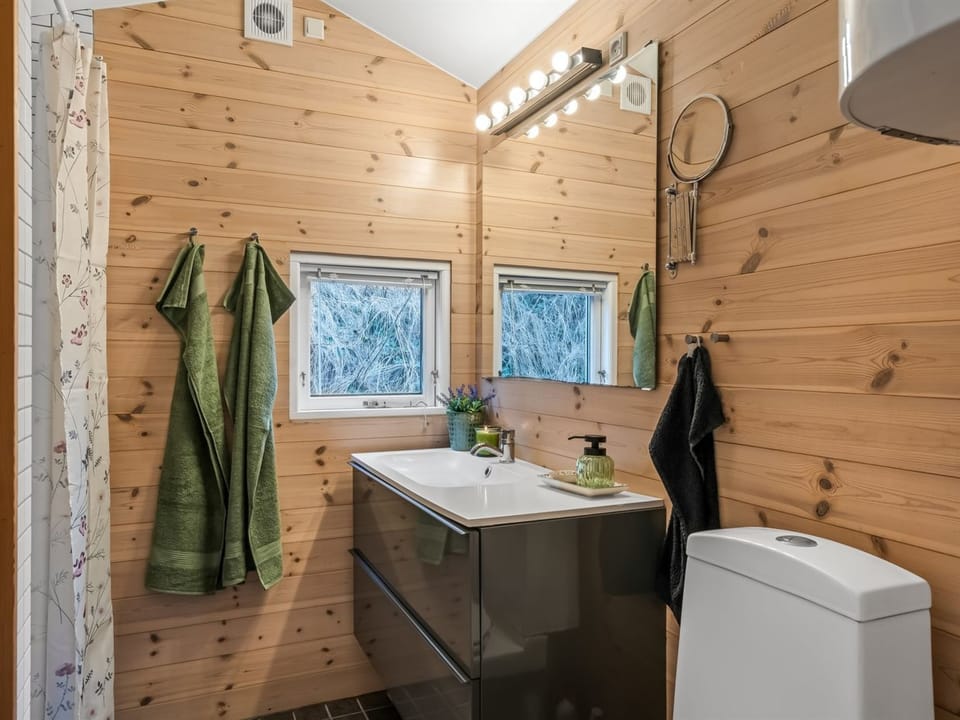 Bathroom / Wellness