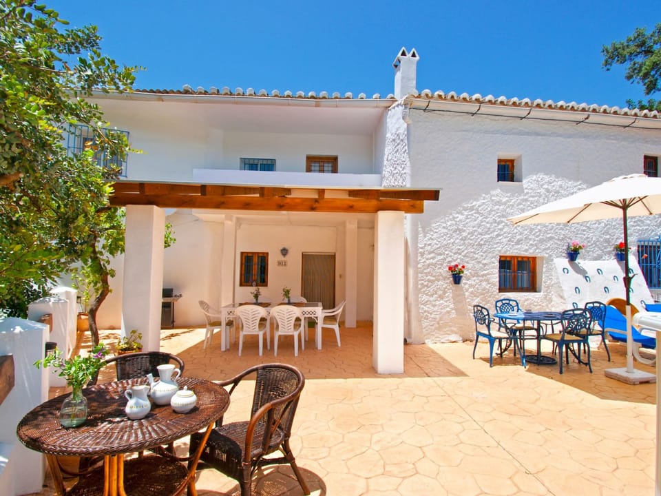Villa La Zorzalera mit Tauchbecken, Wifi, Klimaanlage Vacation rental in Axarquía
